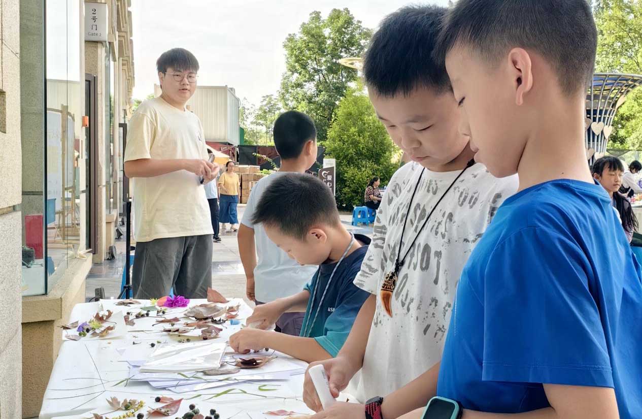 四川省成都市金牛区新桥社区“循环新生·绿色童行”亲子环保市集