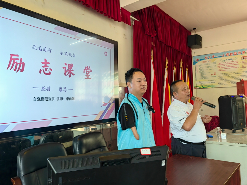 励志教育进校园，立德树人培根苗——湖南省吉首市湘西土家族苗族自治州凤凰县关工委等多家单位联合开展励志教育进校园活动