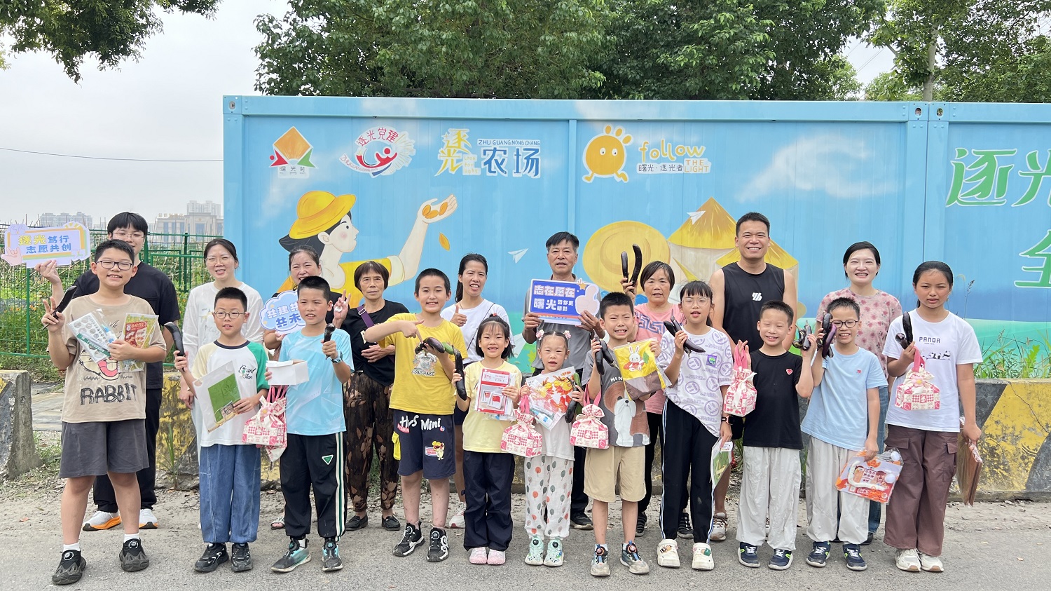 江苏省无锡市惠山区玉祁街道曙光村关工委开展青少年田间课堂活动