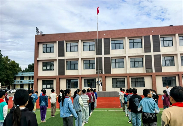 筑牢安全防线，守护平安校园——江苏省徐州市铜山区汉王镇虎腰小学关工委开展消防应急疏散演练活动