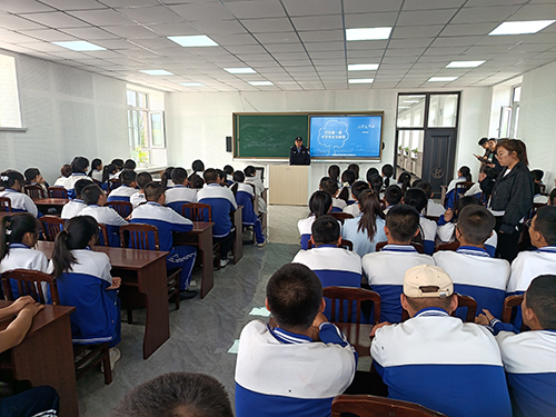 平安校园，反对校园欺凌——黑龙江省牡丹江市穆棱市下城子镇中学开学第一课 “预防校园欺凌”主题讲座
