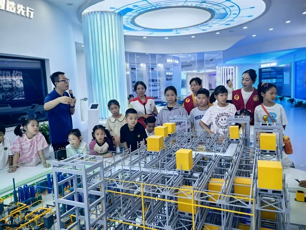 童眼看科技 创新筑未来——江苏省无锡市惠山区洛社镇徐贵桥社区青少年走进天奇自动化开启科普研学之旅