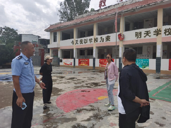 四川省凉山州喜德县关工委开展校园安全检查 筑牢校园安全屏障