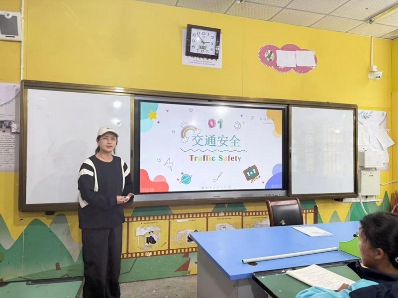 四川省凉山彝族自治州木里县关工委联合东朗乡小学深入开展“安全知识进课堂”活动，筑牢校园安全防线