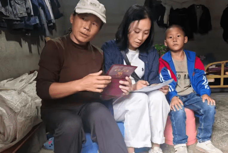 四川省凉山彝族自治州昭觉县东方红第二小学关工委开展秋季“千师进万家”活动