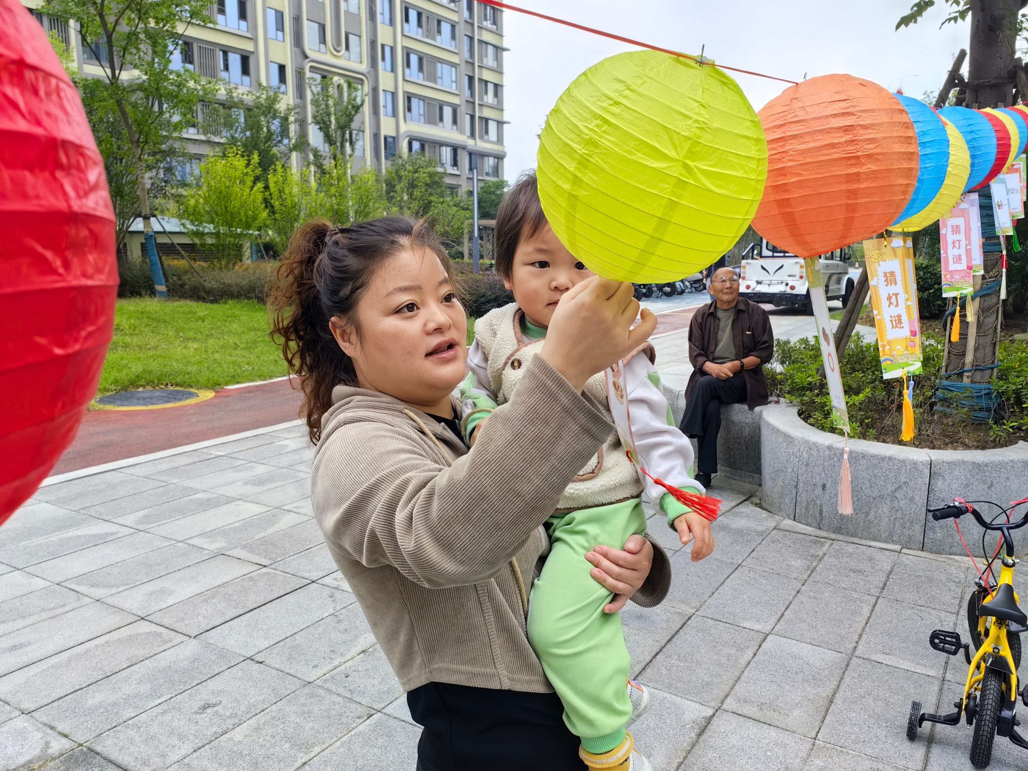 安徽省合肥市包河区骆岗街道关工委：月未至 趣先浓！高王社区猜灯谜活动欢乐开场