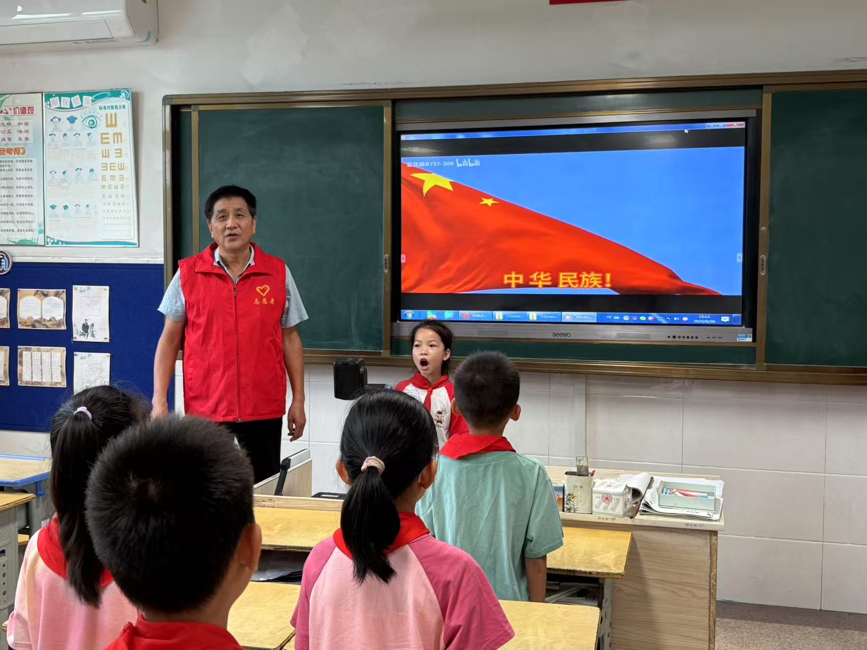 唱经典红歌  做时代新人——江苏省丹阳市访仙镇关工要进校园举行唱红歌主题活动