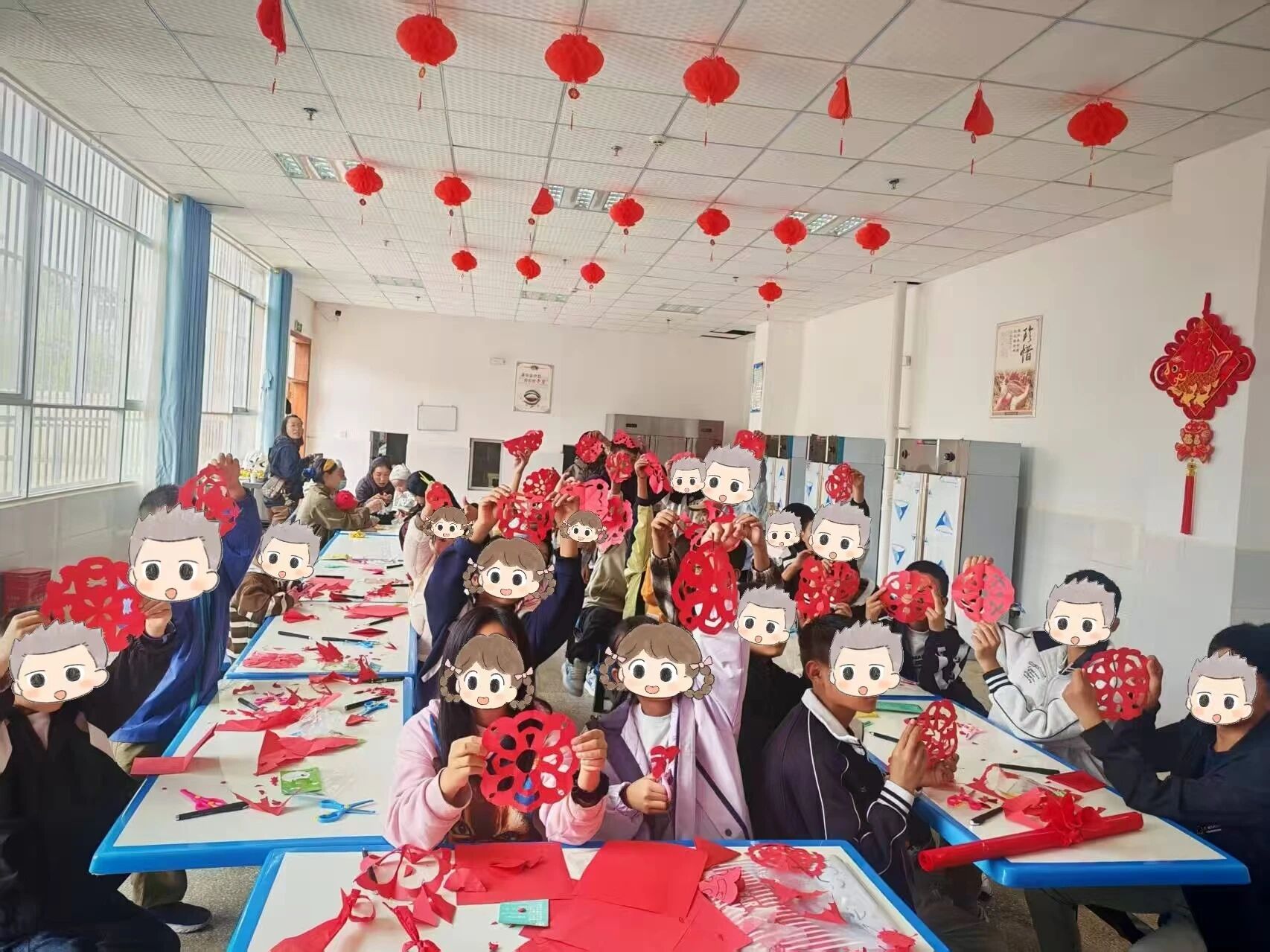 四川省凉山州盐源县关工委走进儿童福利院开展“庆国庆 迎中秋”主题关爱活动