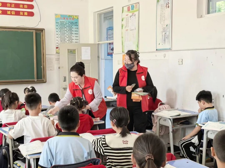 内蒙赤峰黄羊洼镇关工委开展“绿书签”进校园 文明实践护成长活动