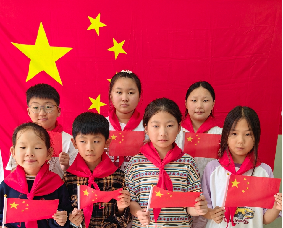 安徽省阜阳市阜南县于集乡关工委开展“红旗飘飘，童心向党”主题爱国教育活动