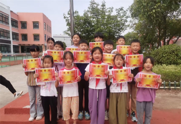 开学典礼展新貌，意气风发画新卷——江苏省徐州市铜山区汉王镇刘庄小学关工委举行2025年秋季开学典礼
