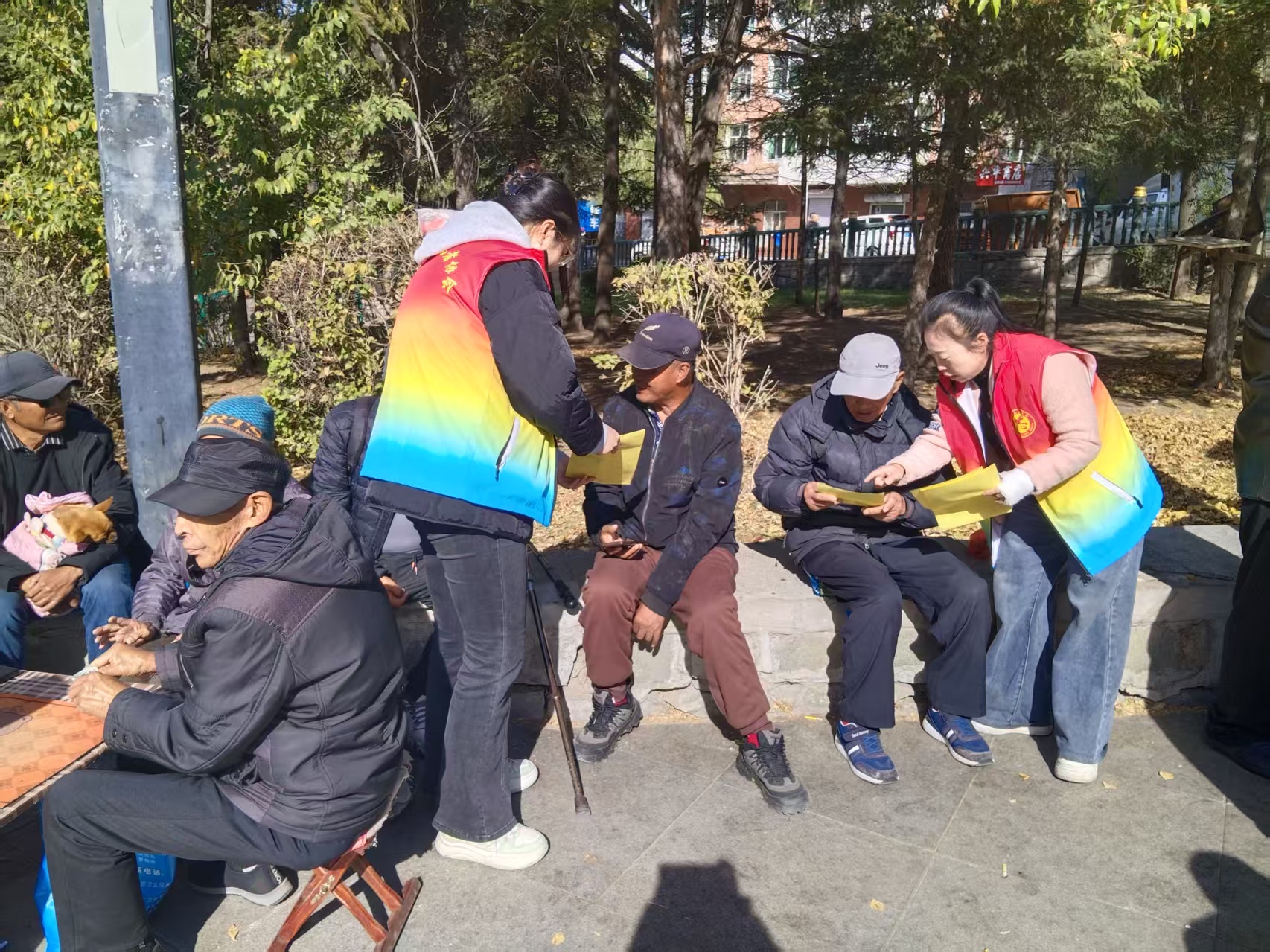 黑龙江省牡丹江市绥芬河市绥芬河镇永安社区关工委开展“节能宣传进社区，低碳理念入人心”主题宣传活动