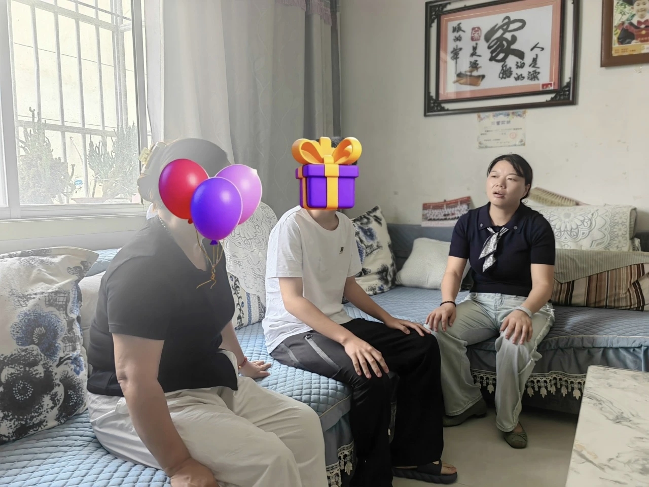 江苏省徐州市铜山区郑集实验小学关工委开展“铜山妈妈”走访慰问活动