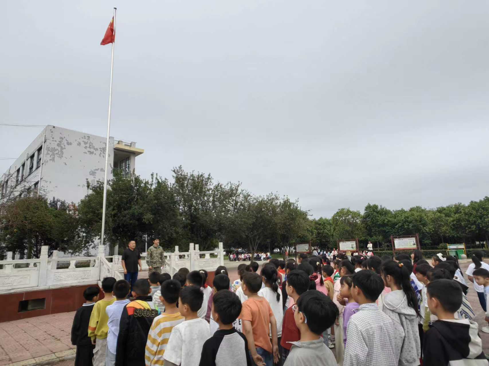 让“九三阅兵”重大意义在青少年心中持续闪亮——安徽省阜阳市太和县税镇镇关工委持续进校园宣讲“九三阅兵”