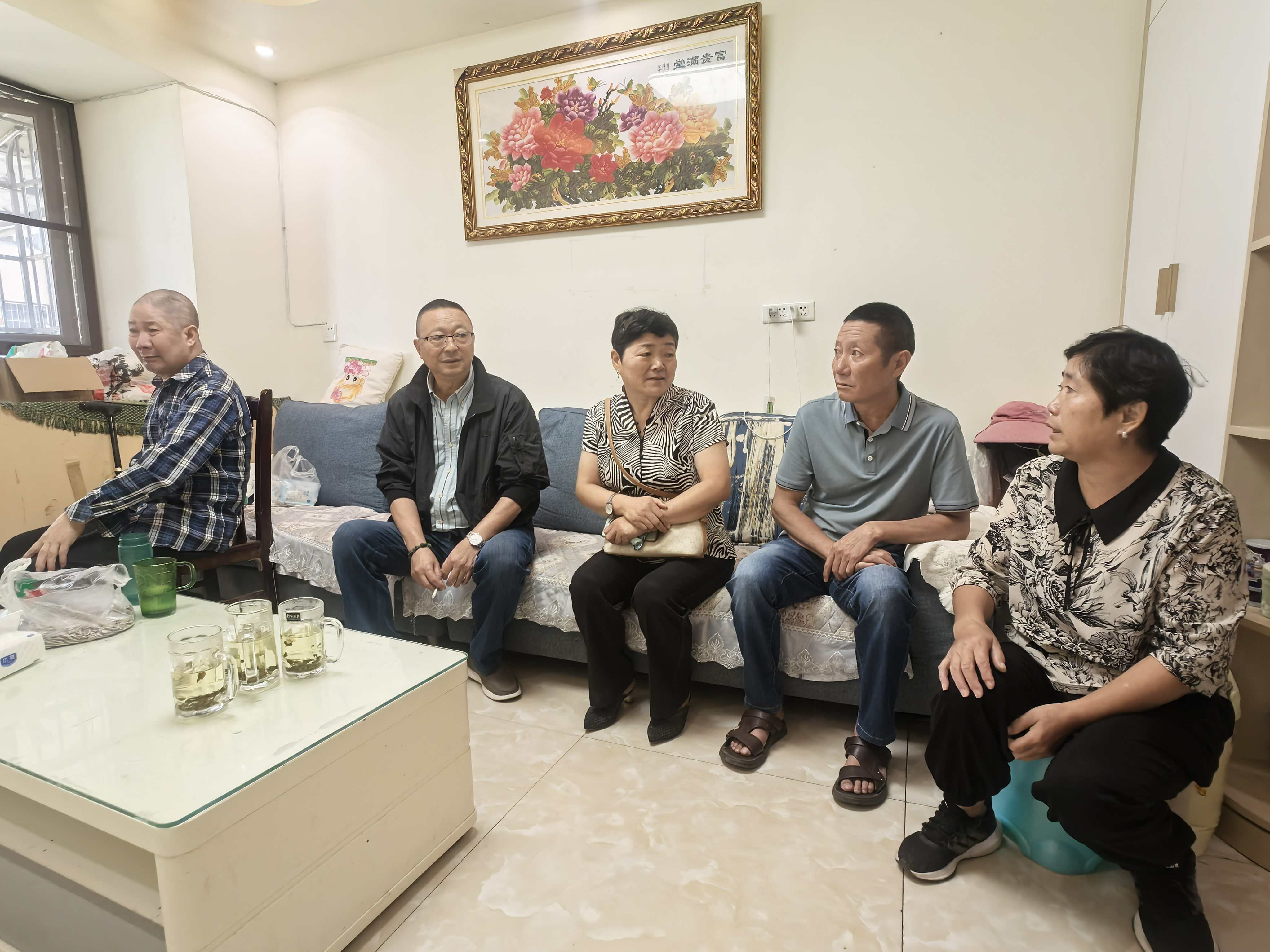 四川省凉山州西昌市关心下一代基金会开展“扶苗工程”助学走访活动