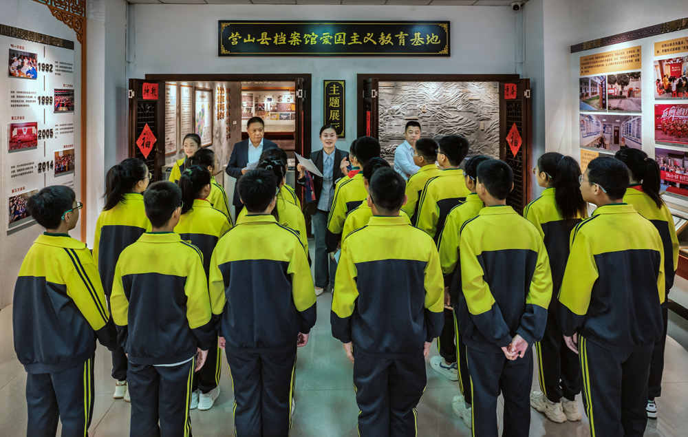 四川省南充市营山县关工委“老少同讲红色故事”激活红色教育新活力