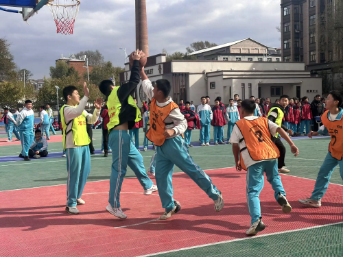 黑龙江省牡丹江市林口县第二中学关工小组开展“团结正当时 追‘球’永不止 ”体艺月暨篮球比赛