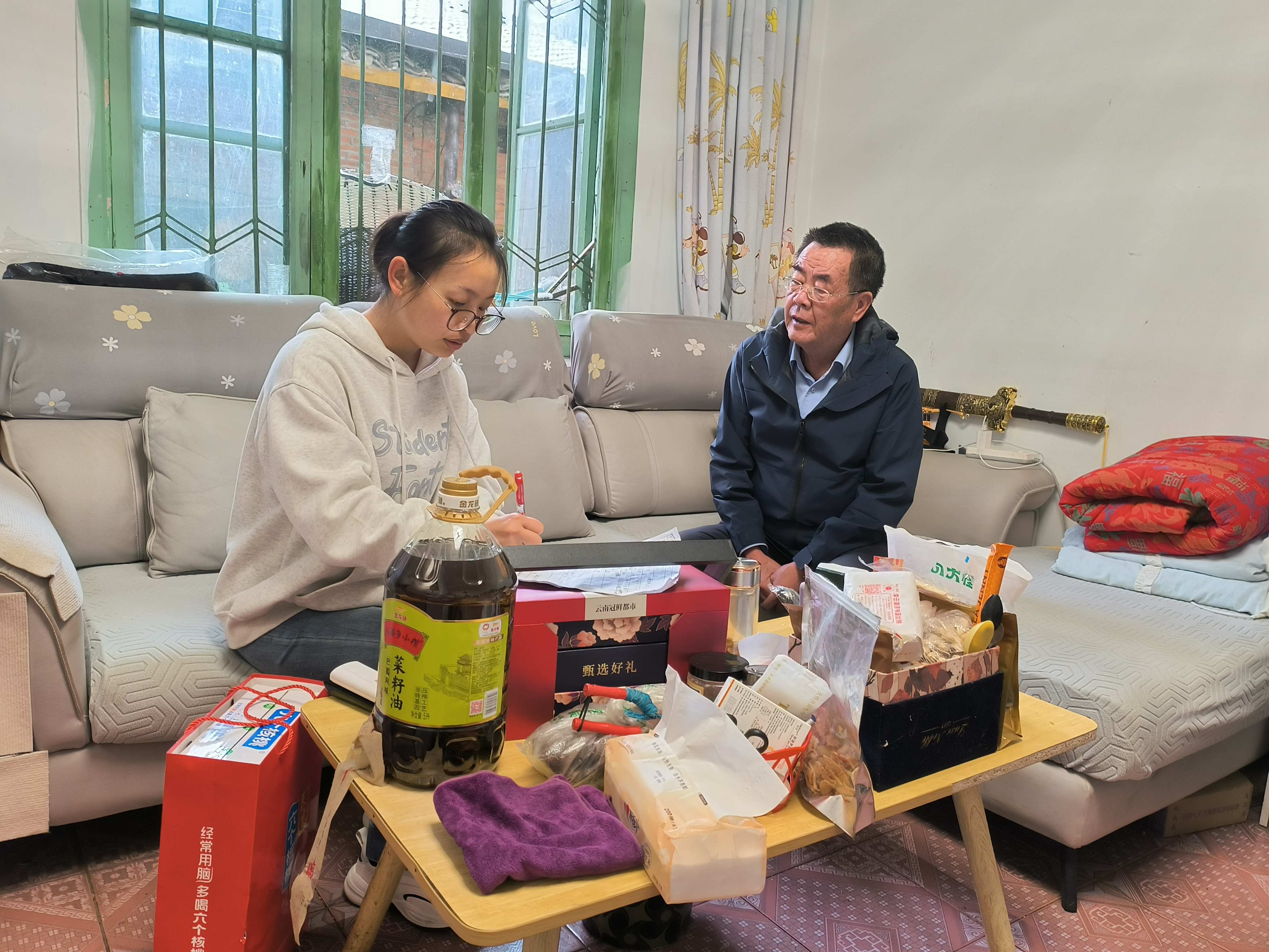 四川省凉山州盐源县开展日常走访慰问老干部活动