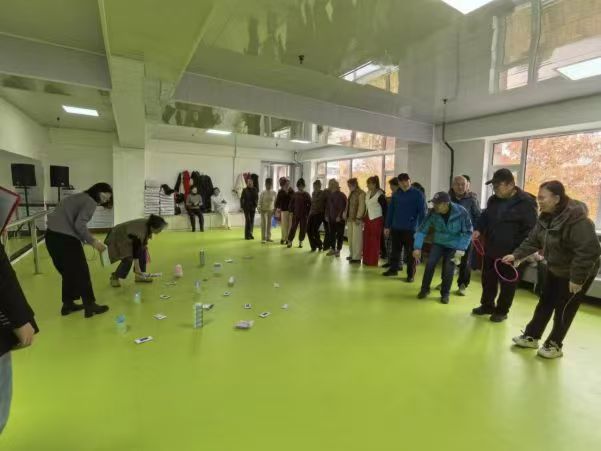 以运动践初心 共绘社区新蓝图——黑龙江省牡丹江市绥芬河市光华社区党委、关工委举办主题趣味运动会