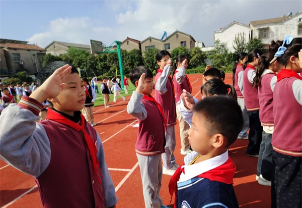 红领巾心向党，争做新时代好队员——江苏省徐州市铜山区汉王镇北望小学关工委举行新队员入队仪式