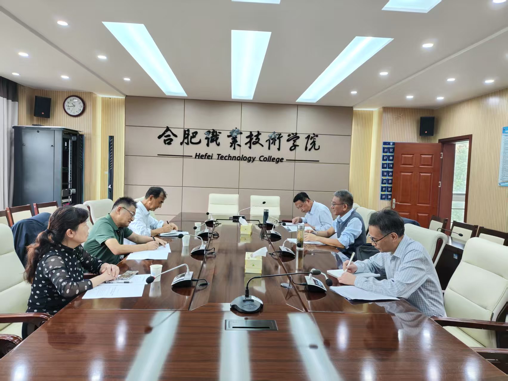 安徽省巢湖市经开区关工委与合肥职业技术学院商议科教基地共建事宜