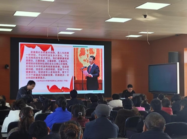 内蒙赤峰敖汉旗教育局家长学校深入木头营子中心小学开展家庭教育宣讲活动