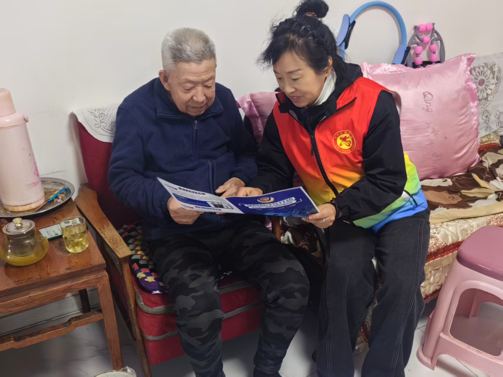 黑龙江省牡丹江市绥芬河市永安社区关工委开展“守护钱袋子 共筑平安家”防范非法集资主题系列宣传活动