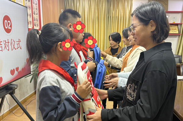 银龄护航育新苗