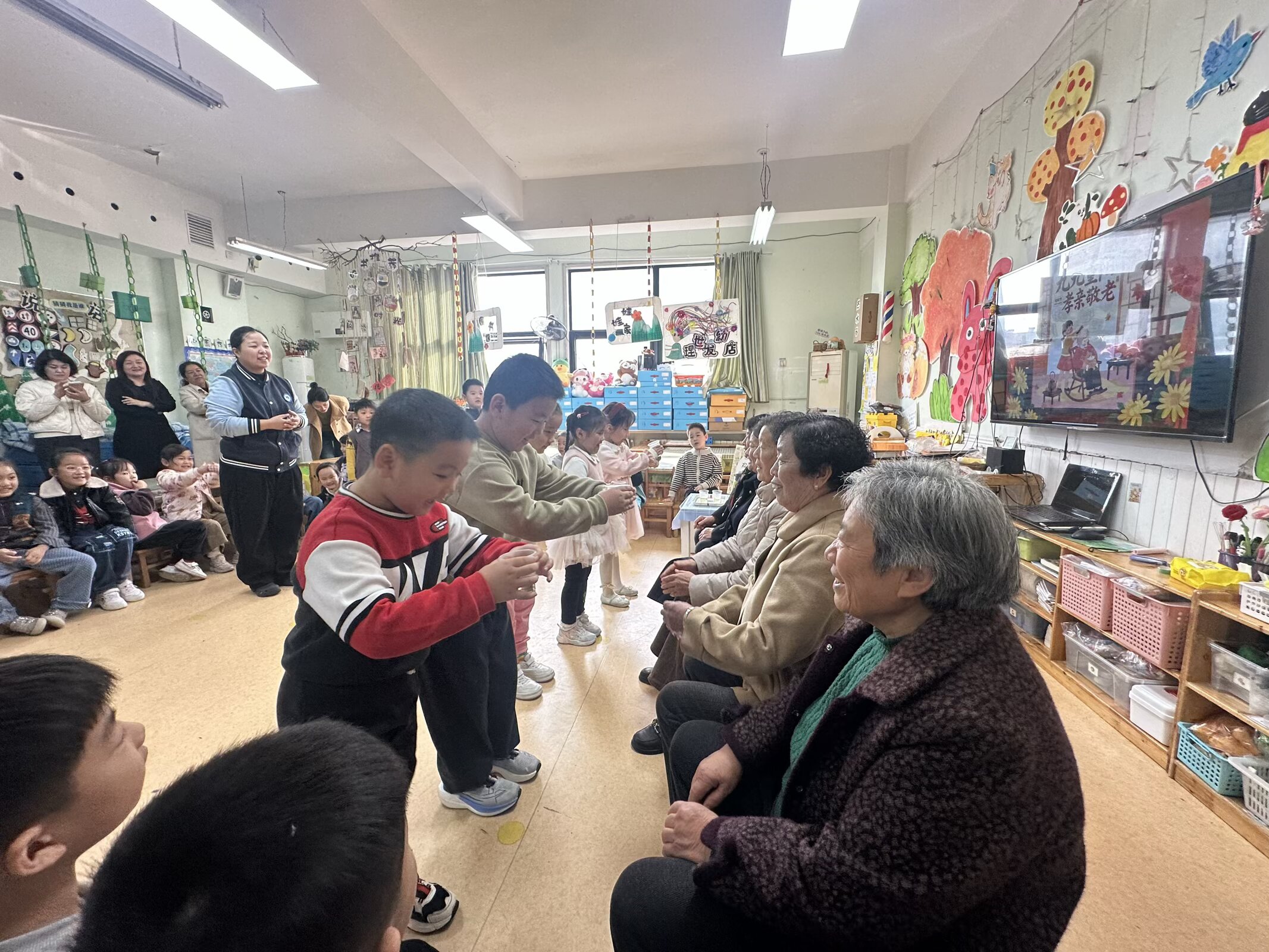 江苏省徐州市经济技术开发区徐庄镇徐庄村关工委组织开展“九九重阳 孝亲敬老”主题活动