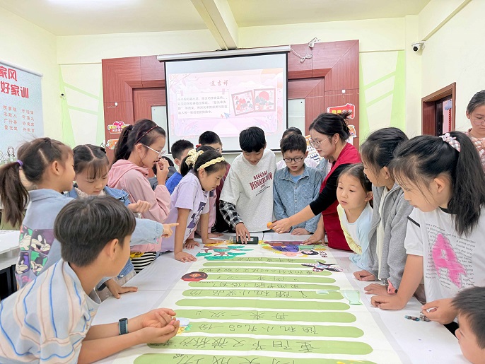 江苏省无锡市惠山区钱桥街道苏庙社区关工委开展“童声颂重阳 孝亲伴成长”主题活动