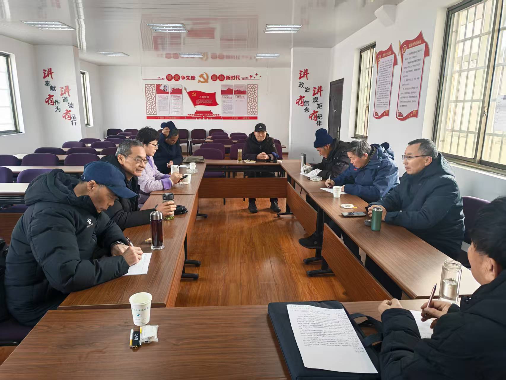 江苏省丹阳市农业农村局关工委召开“三扶两创”老专家座谈会