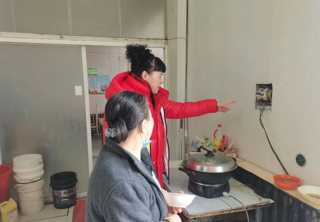 筑牢安全防线 守护万家安宁——黑龙江省牡丹江市绥芬河市绥兴社区关工委开展节前安全排查专项行动