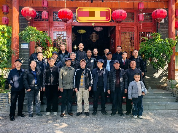 情暖桑榆守初心 薪火相传话新春