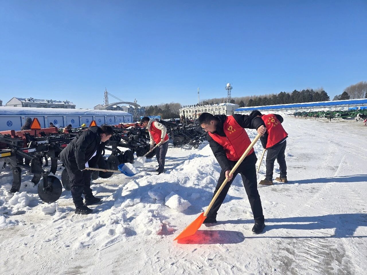 北大荒集团北安分公司关工委：以雪为令 争学雷锋