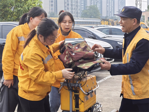  “五老”韦少权：女子探伤班技能传承的恩师