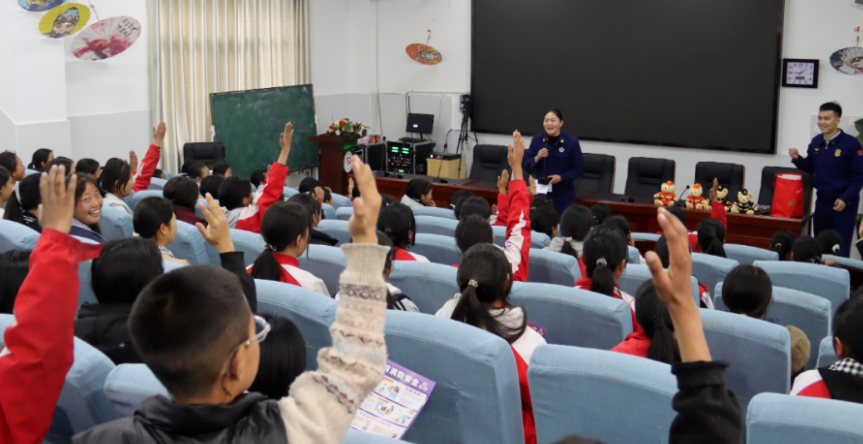 四川省凉山州昭觉县消防救援局开展开学季消防安全宣传活动