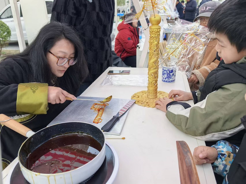 江苏省徐州市经开区徐庄镇土楼村关工委：“指尖糖韵润童心”