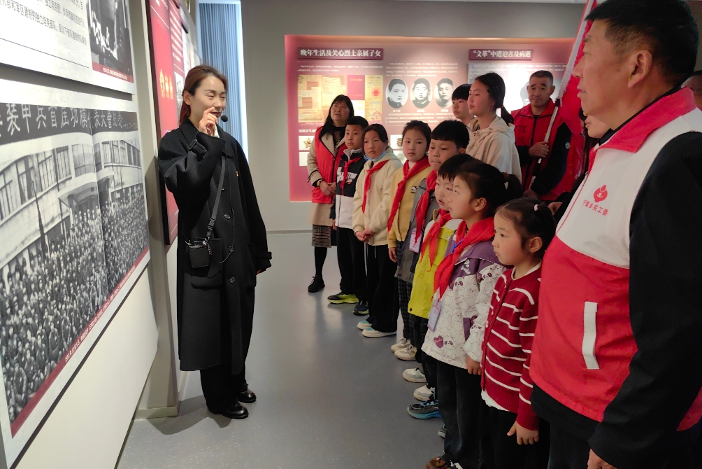 安徽省阜阳市阜南县于集乡关工委联合开展“缅怀革命先烈，传承红色基因主题实践教育走进聂鹤亭纪念馆