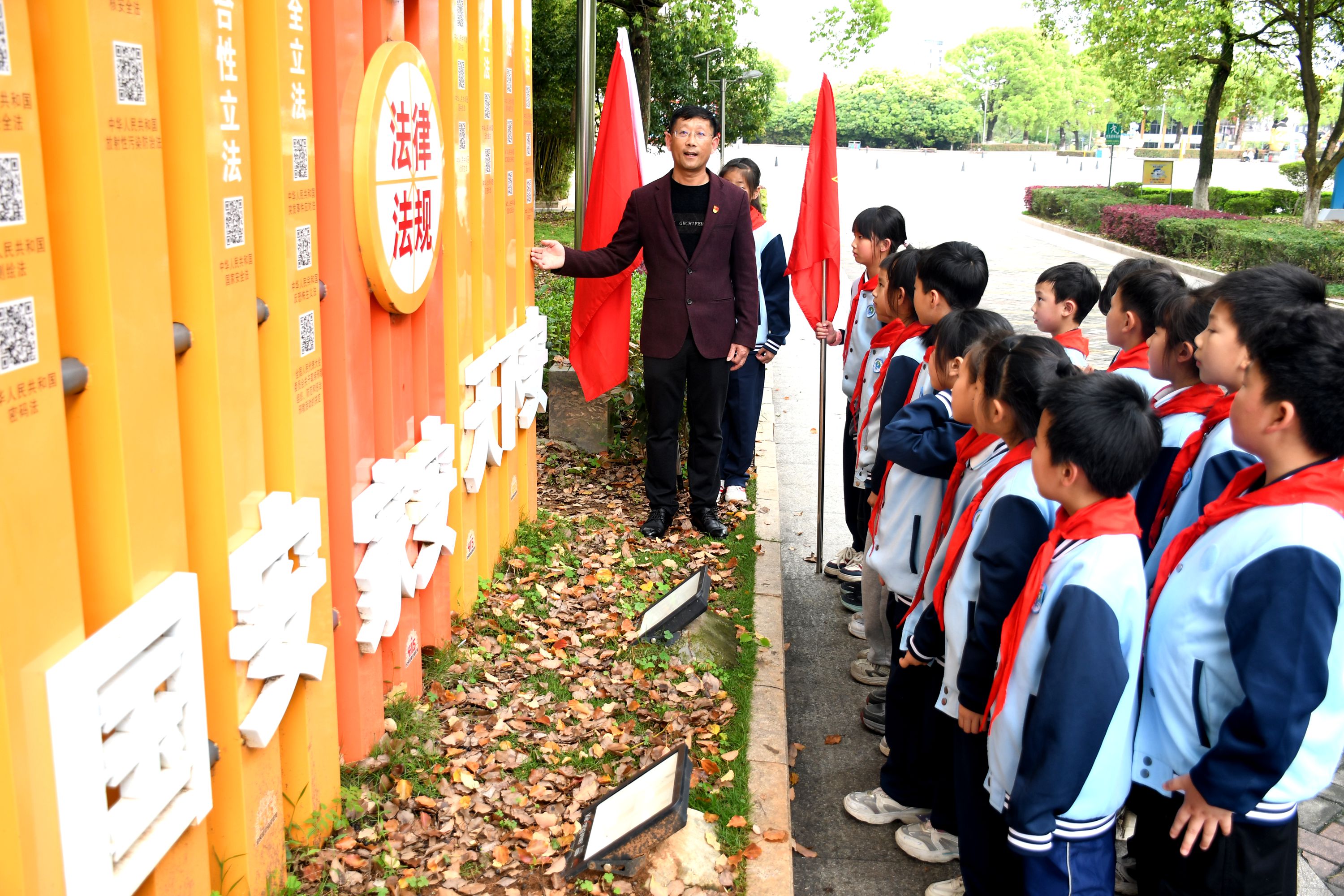 江西省抚州市南丰县琴湖小学关工委组织学生开展国家安全教育日活动