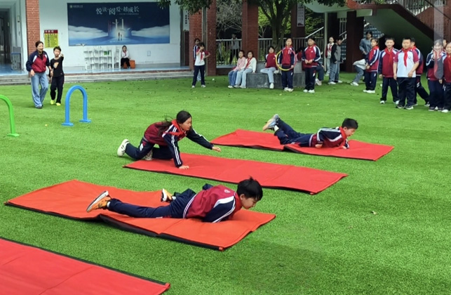 赓续长征精神 赋能体育课堂——湖南省吉首市第八小学关工委开展纪念长征胜利90周年主题活动