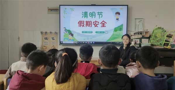 江苏省徐州市铜山区刘集镇东风幼儿园关工委开展清明节假期安全教育活动