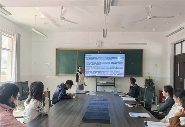 品读教育专著 赋能教学成长——江苏省徐州市铜山区汉王镇虎腰小学关工委举行教师读书分享活动