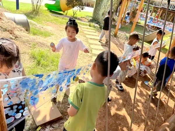 “童趣绘六一 妙笔赞家乡”——四川省凉山州宁南县第二幼儿园关工委开展六一儿童节主题活动