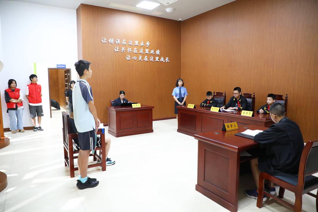 检爱同行 向阳生长——四川省泸州市江阳区检察院关工委开展第七届新时代检察宣传周活动