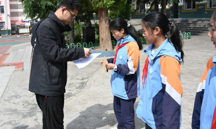 四川省凉山州昭觉县民族重点寄宿制小学“清源”奖学金颁奖仪式顺利举行