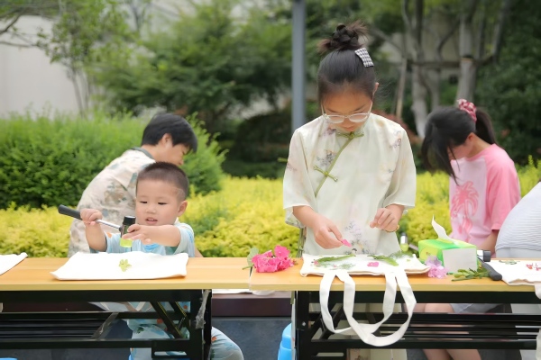 浙江省杭州市富阳区：“童心筑梦，友好‘童’行”——富阳区东洲街道横山社区关工委陪孩子们花式过六一