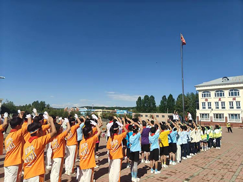 红领巾逐光向未来 少年志笃行绽芳华——黑龙江省下城子镇第二小学举行入队仪式暨表彰大会