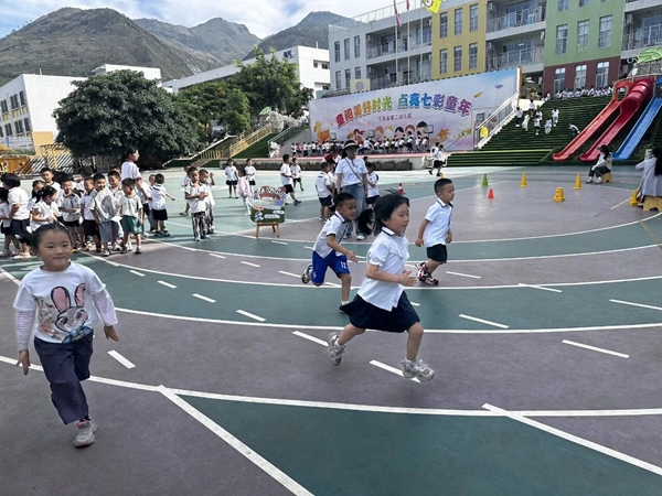 “快乐运动趣游园 活力打卡促成长”——四川省凉山州宁南县第二幼儿园关工委开展幼小衔接主题月活动
