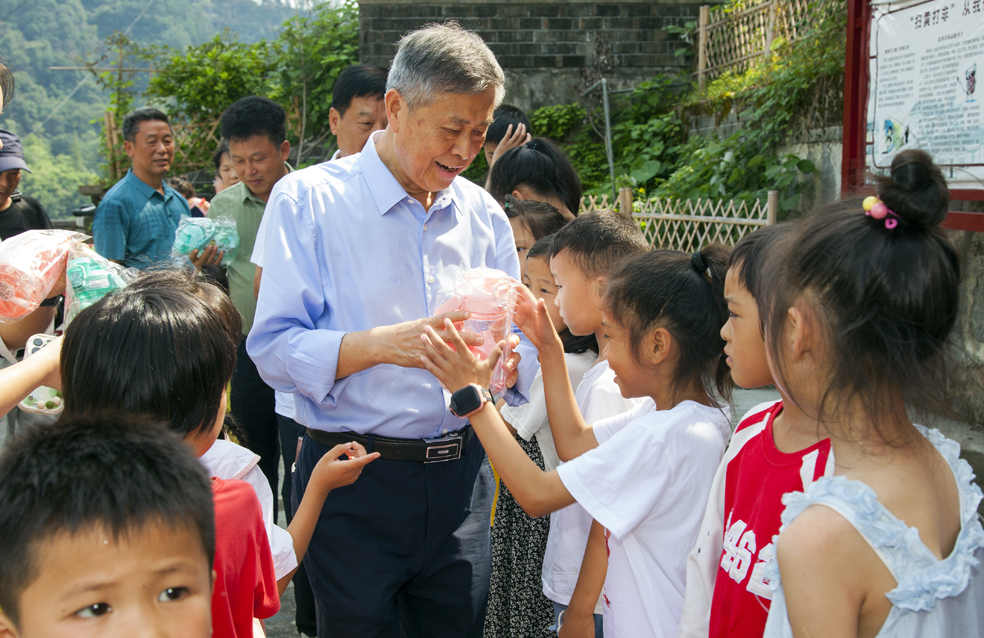 湖南省吉首市关工委：聚心聚力做好“五老”关爱下一代工程