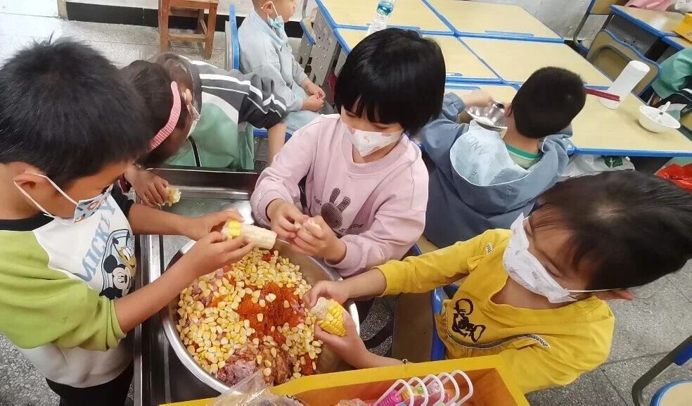 江西省赣州市于都县雩山中小学关工委：乐享劳动 香满校园